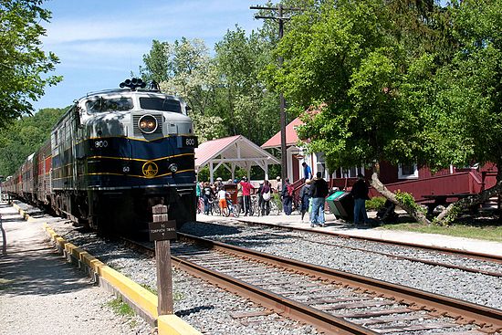 Contact by email: jcbernh@yahoo.com\nTaken near the Peninsula station.