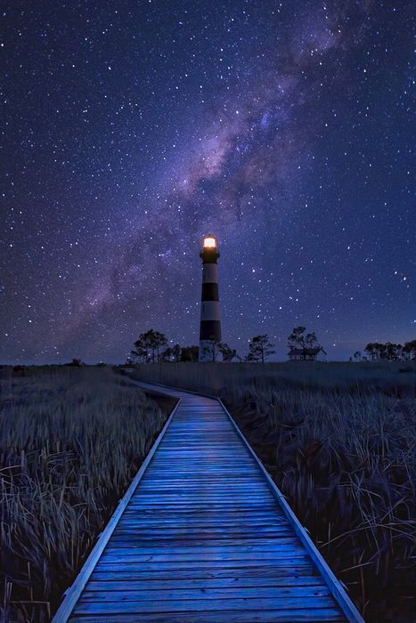 Tim Thomas, Best of Show\n\nHand of Man\n\nBodie Island Lighthouse\nOuter Banks National Seashore