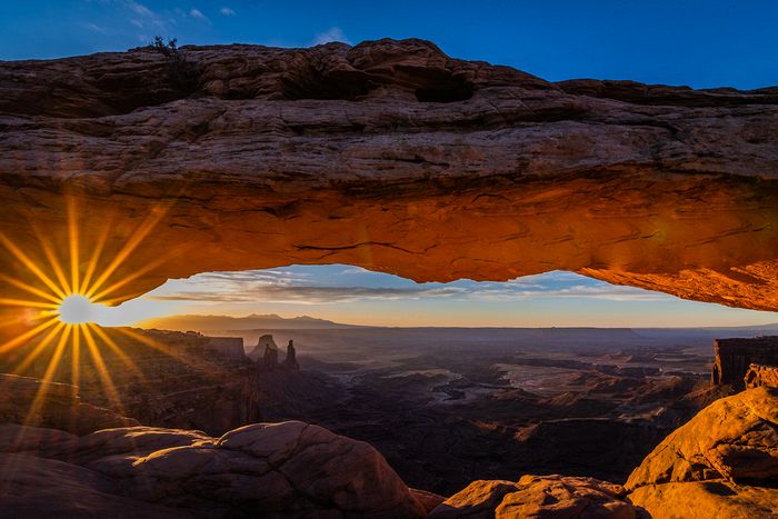 Landscape\n\nSunrise at Mesa Arch\nCanyonlands NP