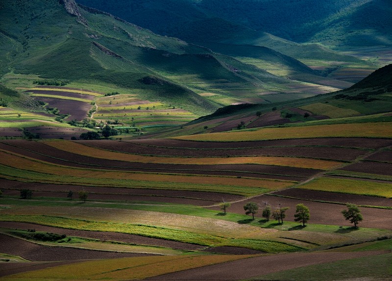 Jingpeng Pass near Reshui (Hot Water in translation), Niu Mongol, China